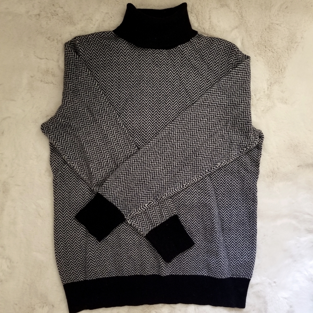 Navy Chevron Knit Turtleneck Sweater Large